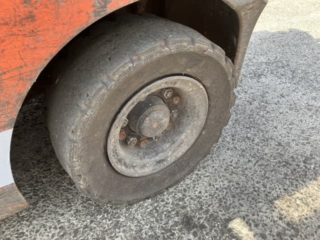 Forklift — Auction (lot 8456-2082)
