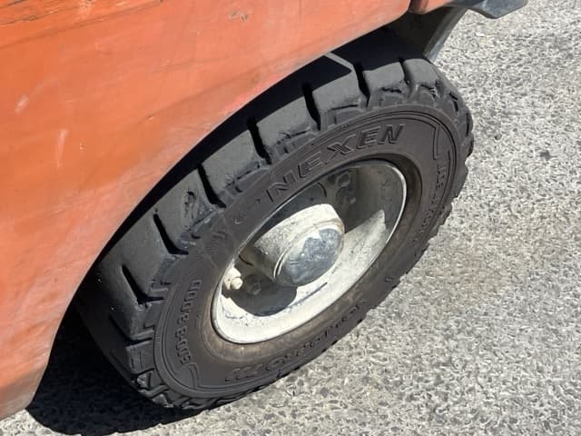 Forklift — Auction (lot 8456-2084)