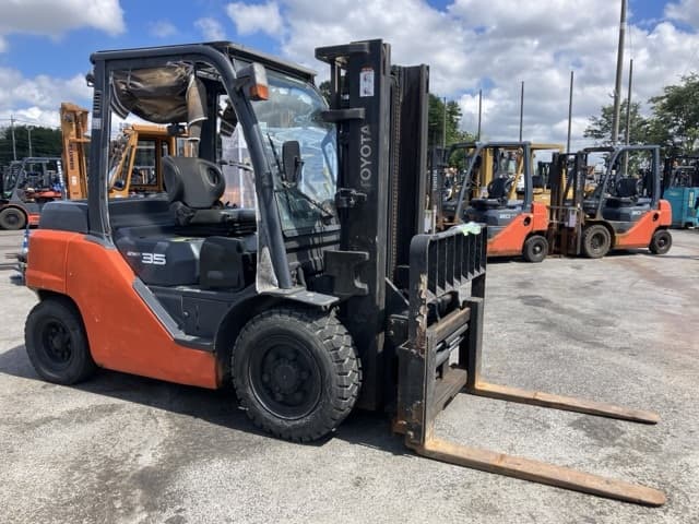 Forklift — Auction (lot 8456-2086)
