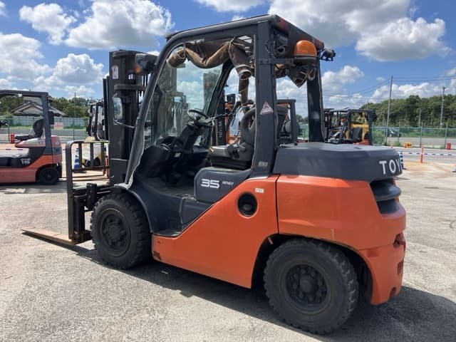 Forklift — Auction (lot 8456-2086)