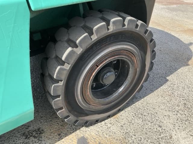 Forklift — Auction (lot 8456-2090)
