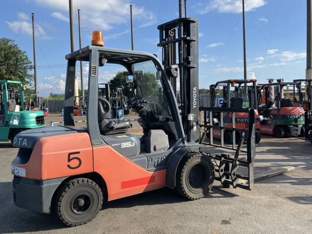 Forklift — Auction (lot 8456-2094)
