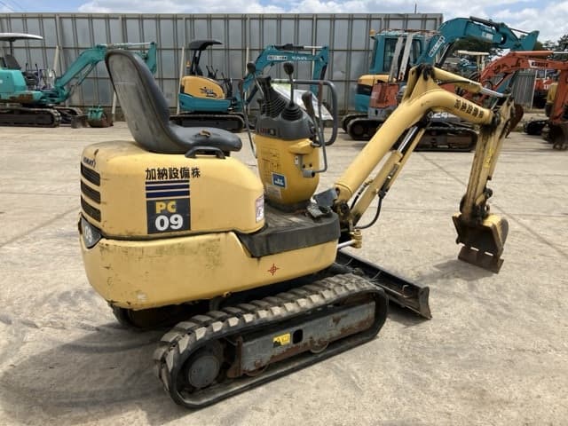 MINI EXCAVATOR — Auction (lot 8456-21)