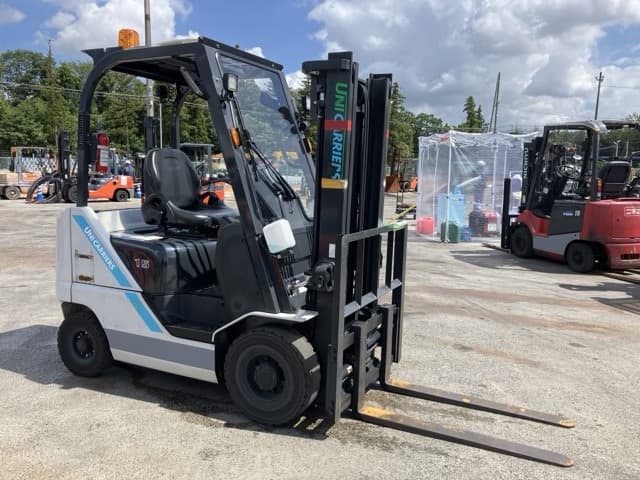 Forklift — Auction (lot 8456-2104)