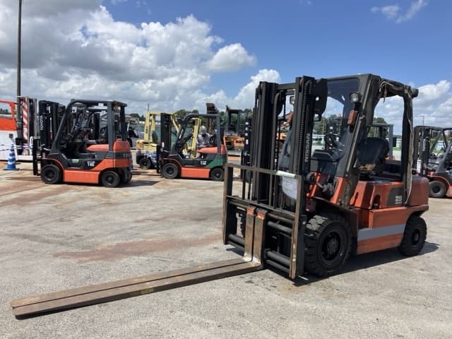 Forklift — Auction (lot 8456-2105)