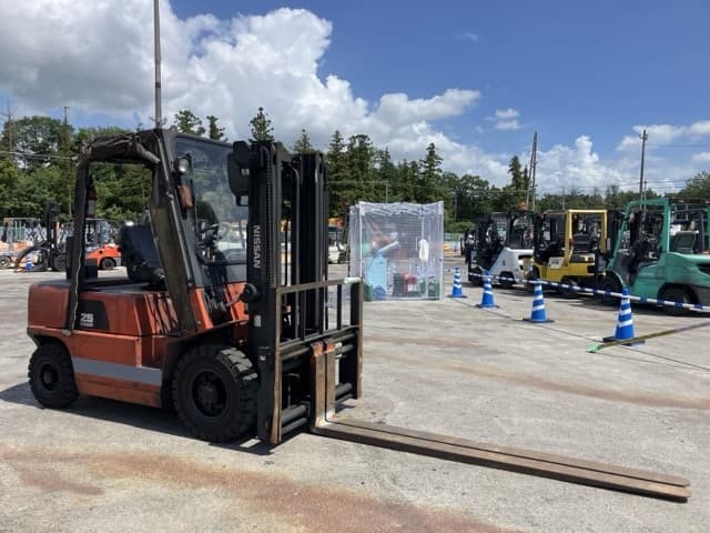 Forklift — Auction (lot 8456-2105)