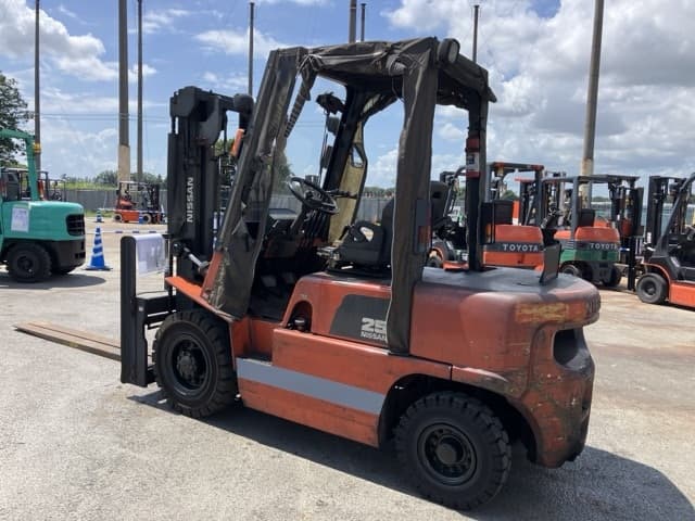 Forklift — Auction (lot 8456-2105)
