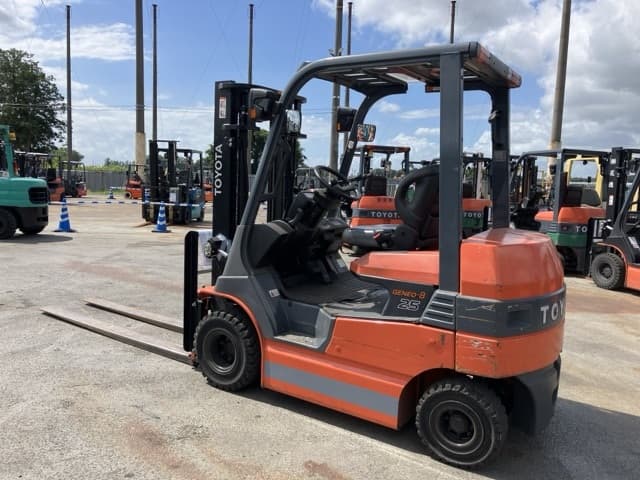 Battery Forklift — Auction (lot 8456-2106)