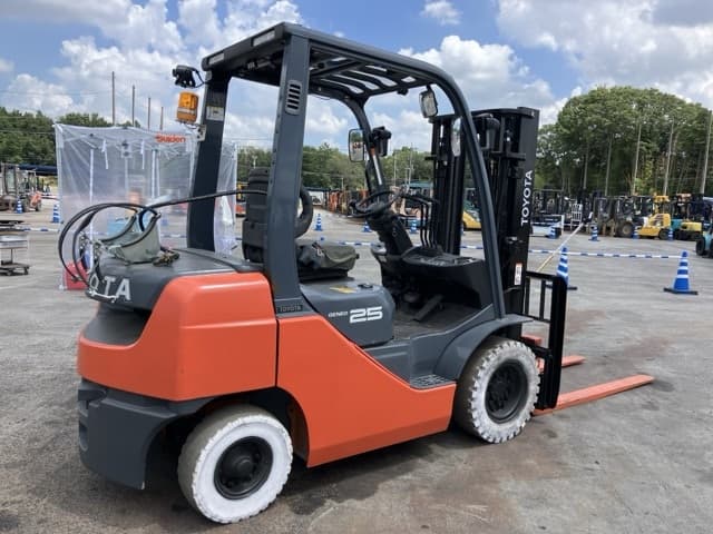 Forklift — Auction (lot 8456-2114)