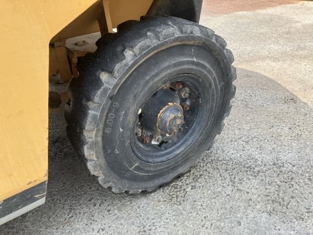 Forklift — Auction (lot 8456-2119)