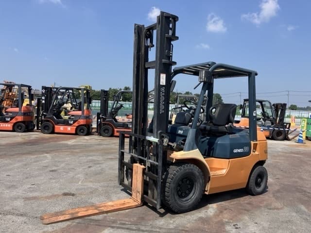 Forklift — Auction (lot 8456-2121)
