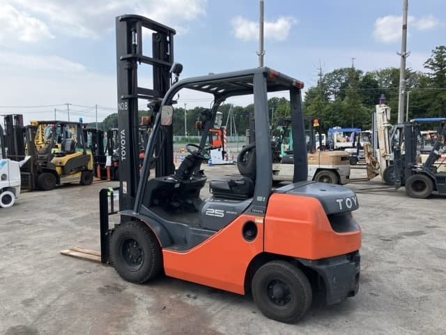 Forklift — Auction (lot 8456-2127)