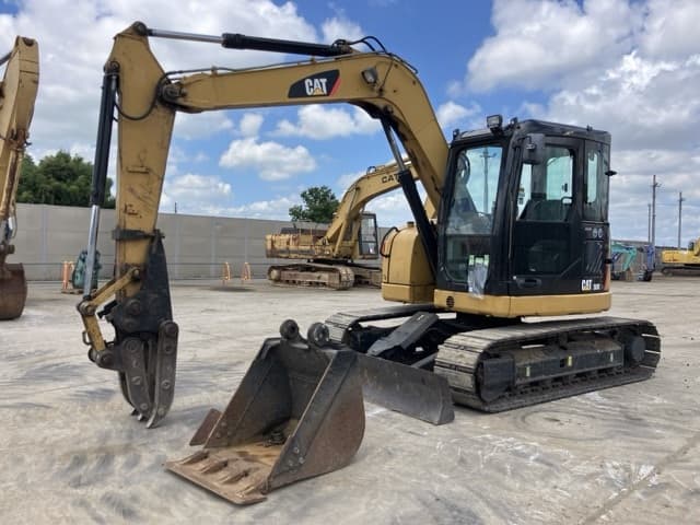 EXCAVATOR — Auction (lot 8456-213)