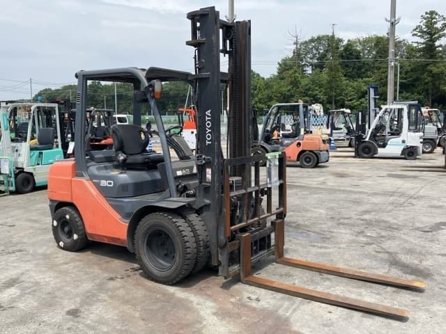 Forklift — Auction (lot 8456-2130)