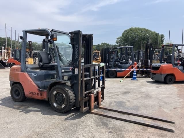 Forklift — Auction (lot 8456-2131)