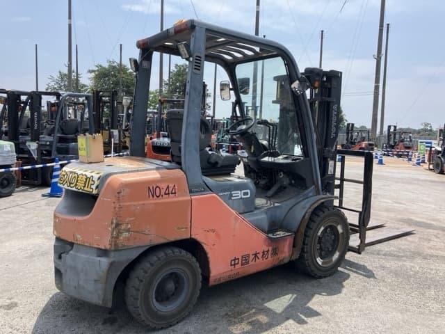 Forklift — Auction (lot 8456-2131)