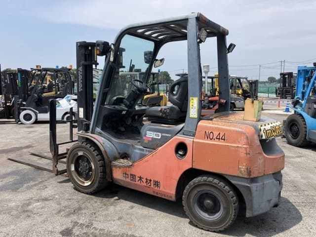 Forklift — Auction (lot 8456-2131)