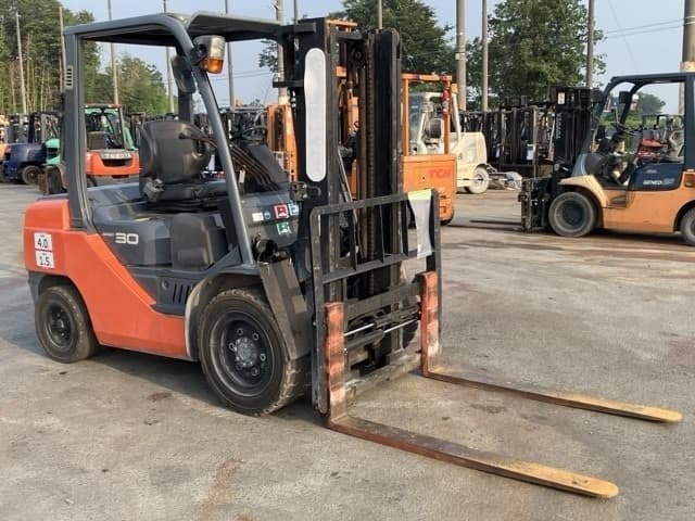 Forklift — Auction (lot 8456-2132)