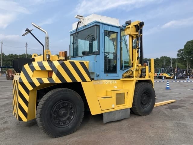 Forklift — Auction (lot 8456-2137)