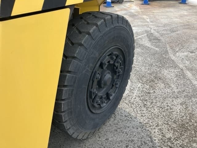 Forklift — Auction (lot 8456-2137)