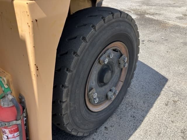 Forklift — Auction (lot 8456-2138)