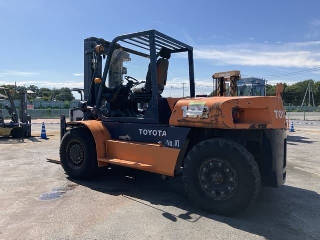 Forklift — Auction (lot 8456-2139)