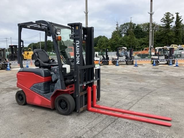 Battery Forklift — Auction (lot 8456-2140)