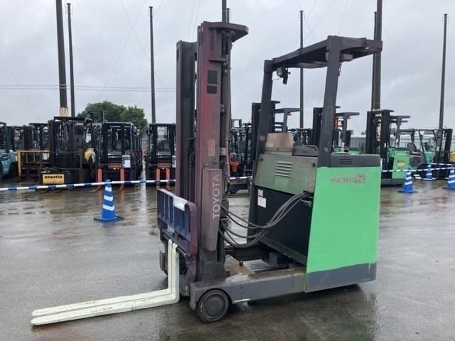 Reach Forklift — Auction (lot 8456-2141)