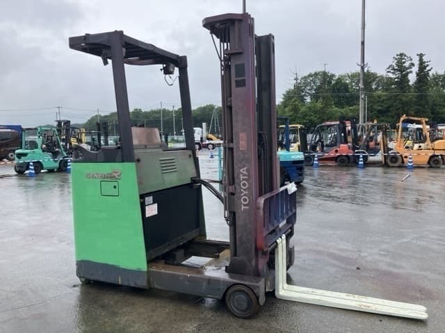 Reach Forklift — Auction (lot 8456-2141)