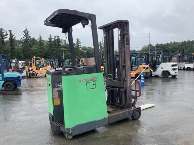Reach Forklift — Auction (lot 8456-2141)
