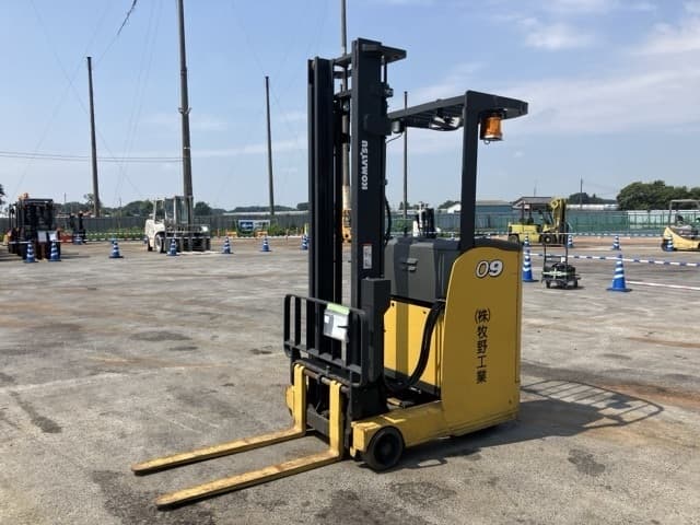 Reach Forklift — Auction (lot 8456-2143)