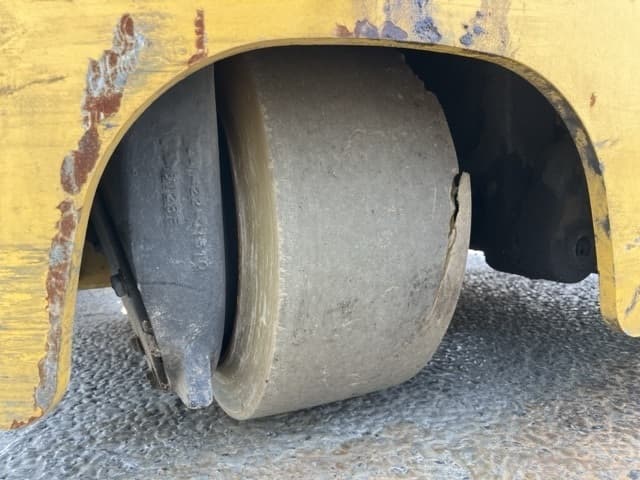Reach Forklift — Auction (lot 8456-2143)