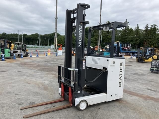 Reach Forklift — Auction (lot 8456-2144)