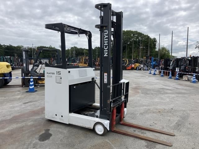 Reach Forklift — Auction (lot 8456-2144)