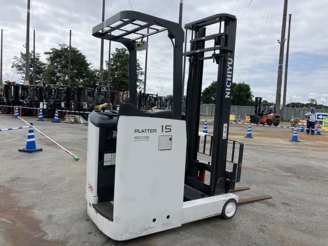 Reach Forklift — Auction (lot 8456-2144)