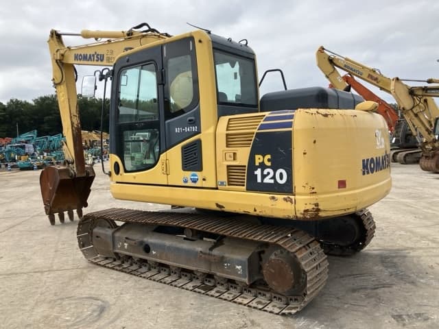 EXCAVATOR — Auction (lot 8456-215)