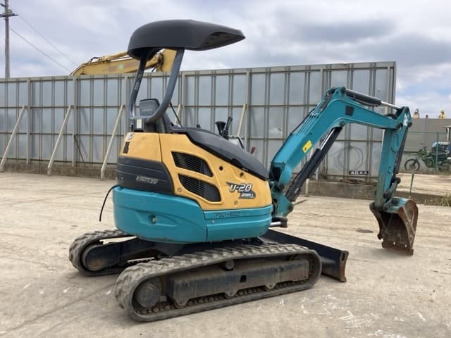 MINI EXCAVATOR — Auction (lot 8456-217)