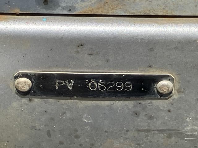 MINI EXCAVATOR — Auction (lot 8456-218)