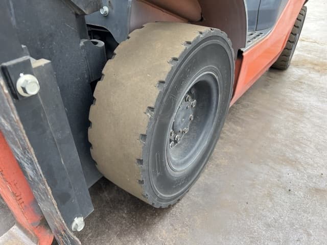 Forklift — Auction (lot 8456-22004)
