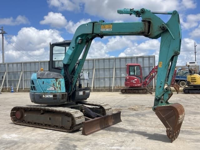 MINI EXCAVATOR — Auction (lot 8456-221)