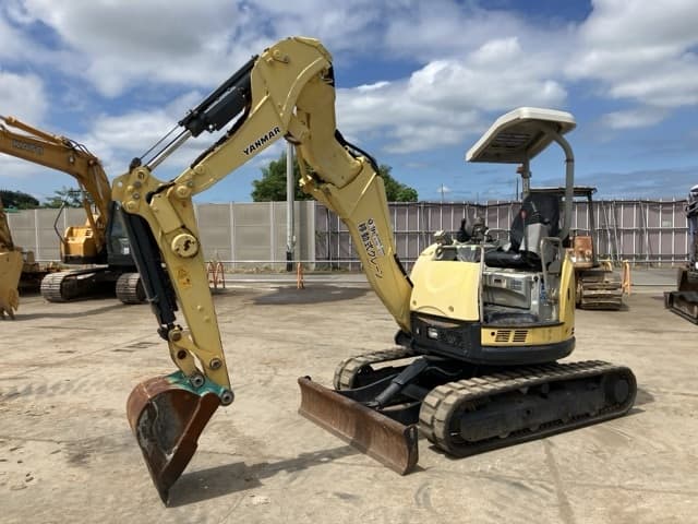 MINI EXCAVATOR — Auction (lot 8456-226)