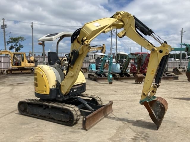 MINI EXCAVATOR — Auction (lot 8456-226)