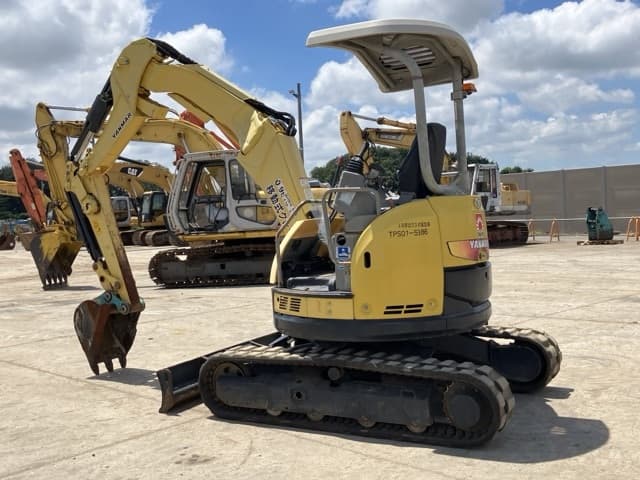 MINI EXCAVATOR — Auction (lot 8456-226)