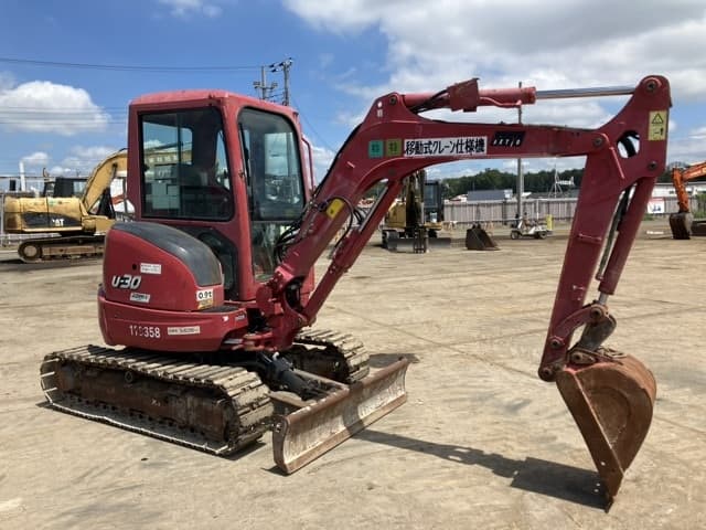 MINI EXCAVATOR — Auction (lot 8456-227)