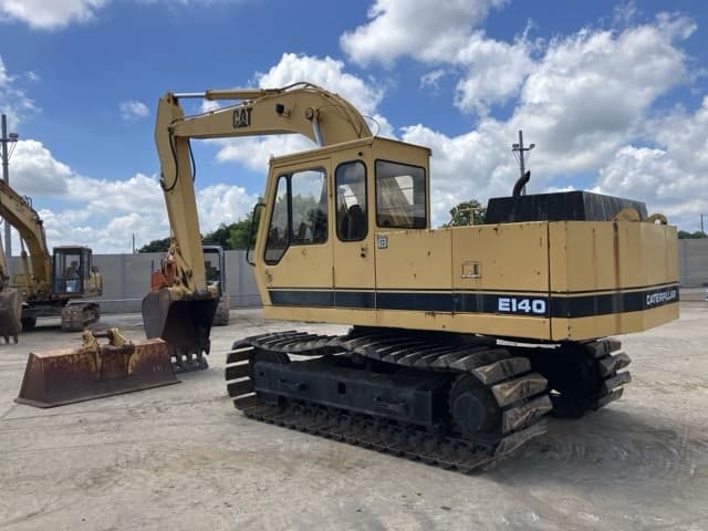 EXCAVATOR — Auction (lot 8456-231)