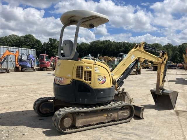 MINI EXCAVATOR — Auction (lot 8456-232)