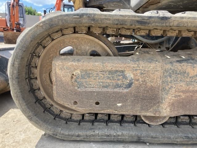 MINI EXCAVATOR — Auction (lot 8456-232)