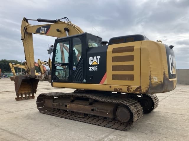 EXCAVATOR — Auction (lot 8456-24)