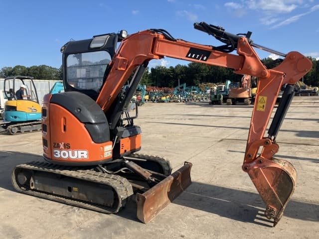 MINI EXCAVATOR — Auction (lot 8456-243)