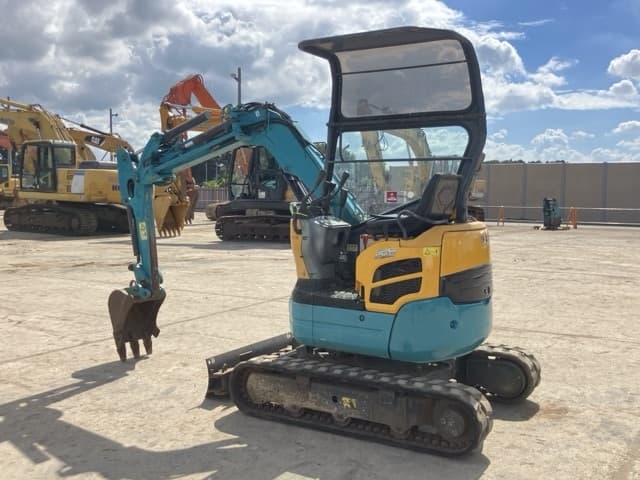 MINI EXCAVATOR — Auction (lot 8456-244)